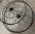 Kolo zadní napletené Cross/Trek 28" + náboj shimano FHM35